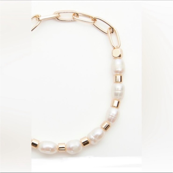 Evereve Macy pearl stretch bracelet - Picture 3 of 8